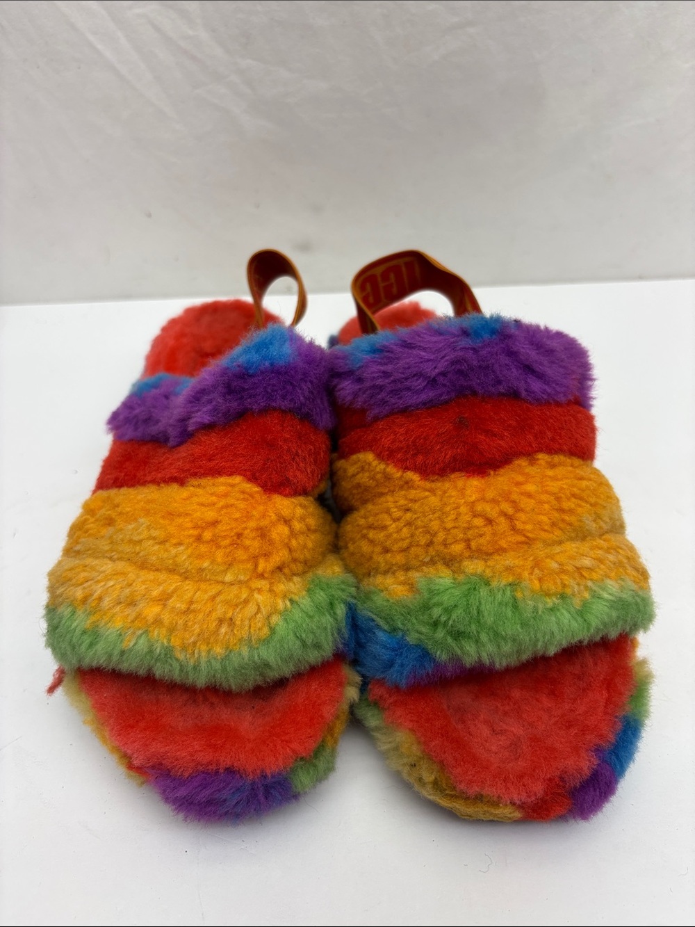 Women’s Rainbow Fuzzy Slide Slippers - Multicolor, SZ 6, box 2 G